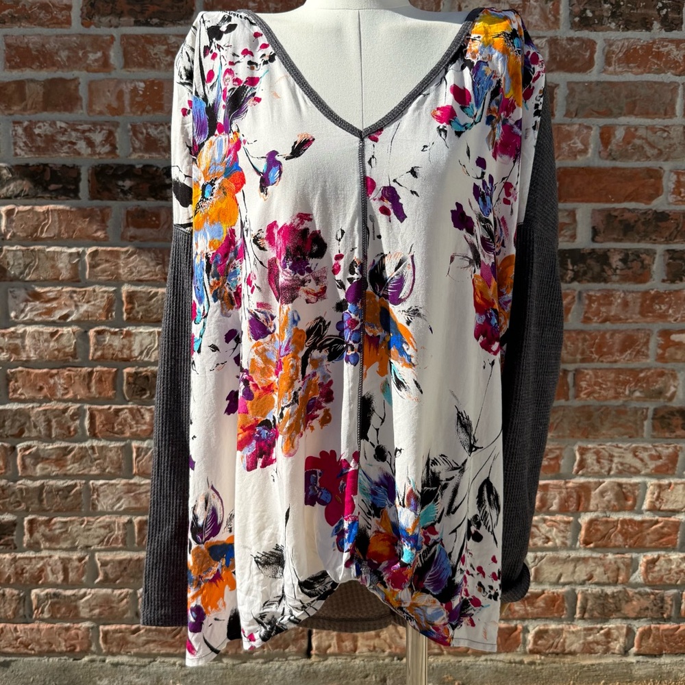 Umgee Floral V-Neck Long Sleeve Waffle Knit Top / 2X / Excellent condition - Picture 1 of 9